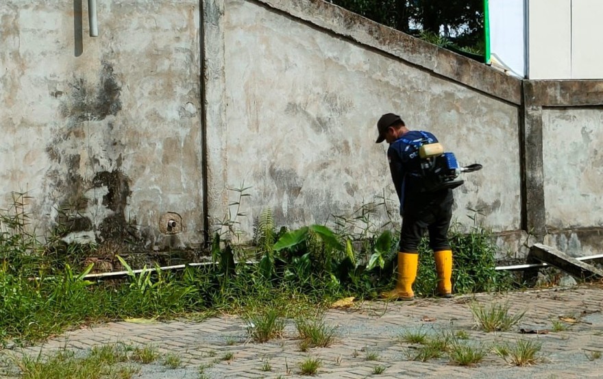 GERAKAN INDONESIA ASRI OLEH PERANGKAT DESA KAPUR TAHUN 2026